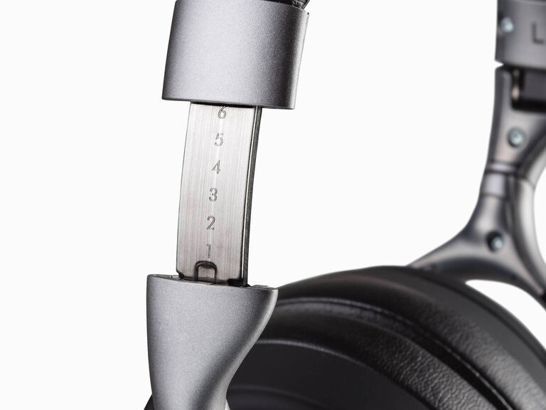 AH-GC25W, Black, dynamic