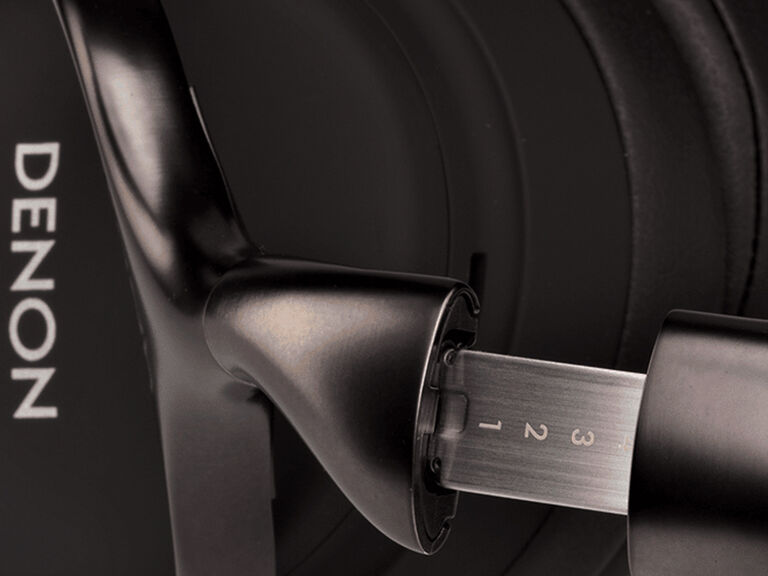 AH-D1200, Black, dynamic